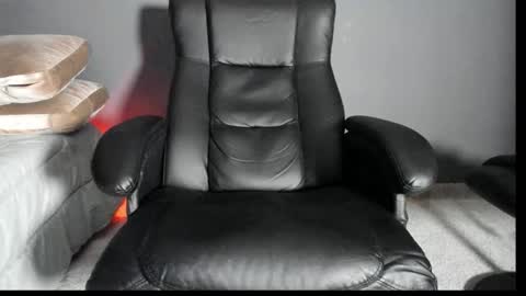 Snapshot of brockhurn_ chatting on 11/08/25, 01:17 brockhurn_ online show from 11/08/25, 01:17