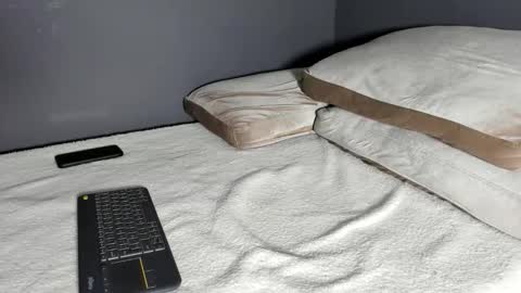 Snapshot of brockhurn_ chatting on 12/19/25, 12:39 brockhurn_ online show from 12/19/25, 12:39