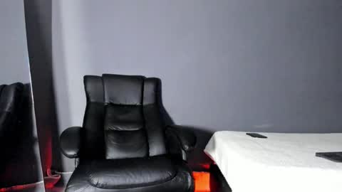 Snapshot of brockhurn_ chatting on 12/23/25, 01:36 brockhurn_ online show from 12/23/25, 01:36