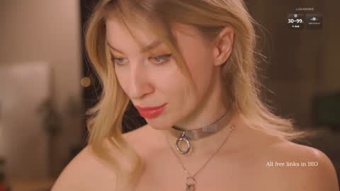 Snapshot of bronnica chatting on 12/28/24, 05:57 Anna online show from 12/28/24, 05:57