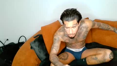 Snapshot of bronzedink chatting on 12/18/25, 08:48 Bronzedink online show from 12/18/25, 08:48