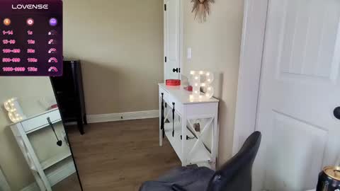 brookebee online show from 12/15/24, 08:04