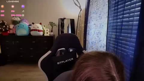 brookebee online show from 11/22/25, 10:09