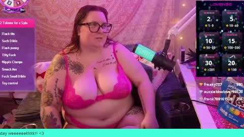 Snapshot of brookenicole3 chatting on 05/21/26, 01:45 Madam Brooke online show from 05/21/26, 01:45