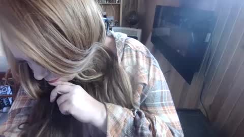 Snapshot of brookeride chatting on 03/05/25, 10:43 BrookeRide online show from 03/05/25, 10:43