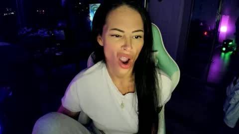 Snapshot of brookesummerxo chatting on 04/17/26, 04:04 Brooke Summer xo online show from 04/17/26, 04:04