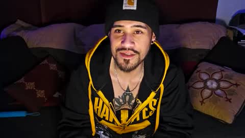 Snapshot of brownboyt chatting on 12/14/25, 07:47 brownboyt online show from 12/14/25, 07:47