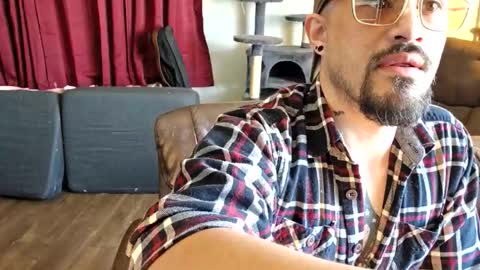 Snapshot of brownboyt chatting on 03/25/26, 04:35 brownboyt online show from 03/25/26, 04:35