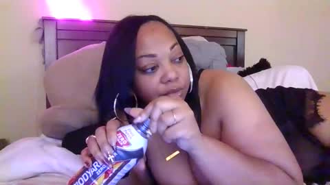 brownroundrenee online show from 10/28/25, 10:08