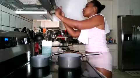 Brownsuagrcutie online show from 12/18/25, 01:44