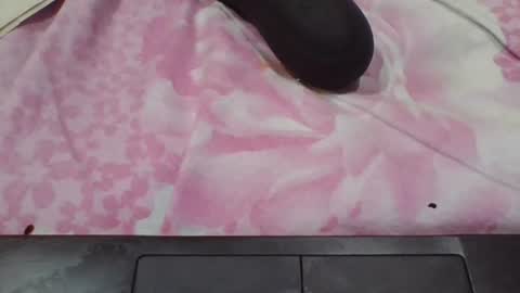 Snapshot of brownwolfie28 chatting on 10/13/25, 02:39 brownwolfie28 online show from 10/13/25, 02:39