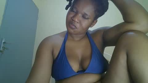 Snapshot of browny_kinky chatting on 12/19/24, 08:23 pitch online show from 12/19/24, 08:23