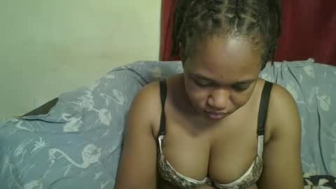 Snapshot of browny_kinky chatting on 02/21/25, 01:44 pitch online show from 02/21/25, 01:44