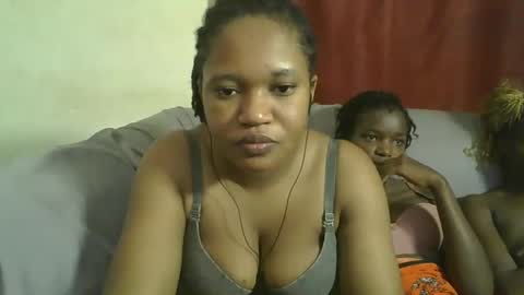 Snapshot of browny_kinky chatting on 03/01/25, 02:37 pitch online show from 03/01/25, 02:37