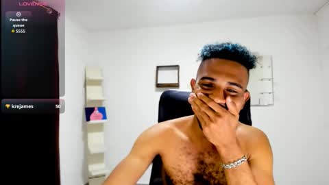 bruce_1111 online show from 09/10/25, 11:38