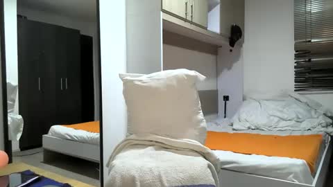 Bruce online show from 01/06/25, 06:03