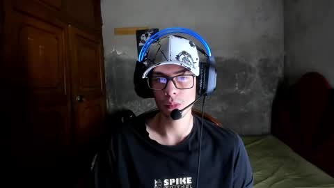 Snapshot of bruce_kane69 chatting on 11/05/25, 07:47 Bruce Kane online show from 11/05/25, 07:47