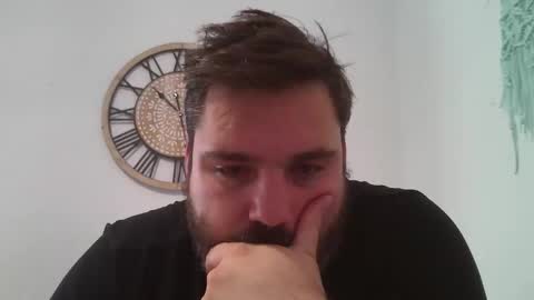 Snapshot of bruce_wayne34 chatting on 10/20/25, 08:26 Bruce Wayne online show from 10/20/25, 08:26