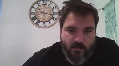 Snapshot of bruce_wayne34 chatting on 11/17/25, 09:15 Bruce Wayne online show from 11/17/25, 09:15