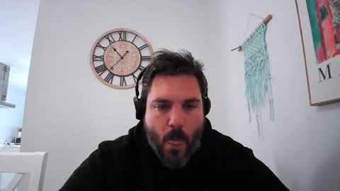 Snapshot of bruce_wayne34 chatting on 04/07/26, 08:37 Bruce Wayne online show from 04/07/26, 08:37