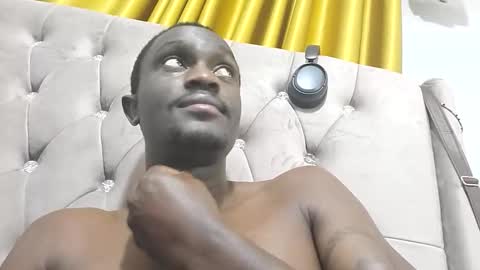 Snapshot of brucebonny chatting on 10/26/25, 06:36 brucebonny online show from 10/26/25, 06:36