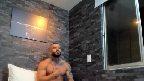 Snapshot of brucedallas chatting on 10/28/25, 01:09 brucedallas online show from 10/28/25, 01:09