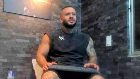 Snapshot of brucedallas chatting on 04/19/26, 03:39 brucedallas online show from 04/19/26, 03:39