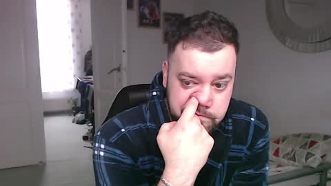 Bruce online show from 02/06/25, 01:43