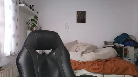 Bruce online show from 09/25/25, 03:27