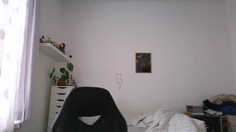 Bruce online show from 10/01/25, 04:02