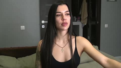 Snapshot of brunette_from_the_moon chatting on 12/29/24, 09:30 Alice online show from 12/29/24, 09:30