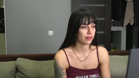 Snapshot of brunette_from_the_moon chatting on 01/14/25, 09:51 Alice online show from 01/14/25, 09:51