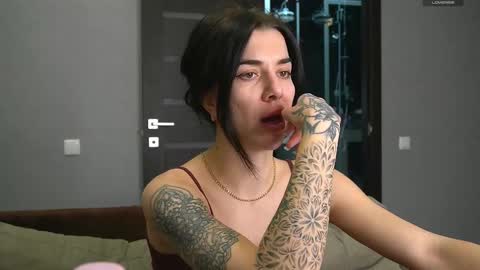 Snapshot of brunette_from_the_moon chatting on 02/16/25, 09:48 Alice online show from 02/16/25, 09:48