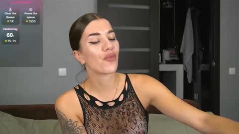 Snapshot of brunette_from_the_moon chatting on 10/02/25, 07:43 Alice online show from 10/02/25, 07:43