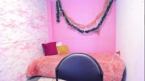 Snapshot of brunette_sasha chatting on 12/29/24, 04:19 Sasha Brunette online show from 12/29/24, 04:19