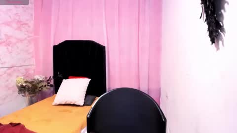 Snapshot of brunette_sasha chatting on 09/16/25, 12:22 Sasha Brunette online show from 09/16/25, 12:22