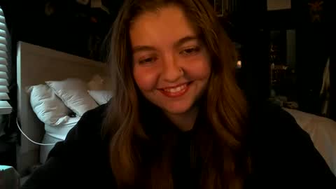 Snapshot of brunettebaby040 chatting on 09/25/25, 08:12 brunettebaby040 online show from 09/25/25, 08:12