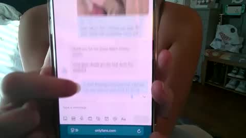 Snapshot of brunettebaby040 chatting on 09/26/25, 08:13 brunettebaby040 online show from 09/26/25, 08:13