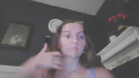 Snapshot of brunettebaby040 chatting on 10/19/25, 06:03 brunettebaby040 online show from 10/19/25, 06:03