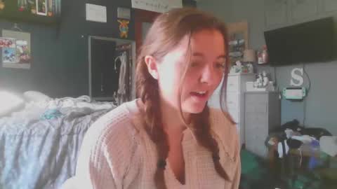 Snapshot of brunettebaby040 chatting on 10/29/25, 06:53 brunettebaby040 online show from 10/29/25, 06:53