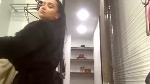 BRUNETTE DIAMOND  online show from 07/21/26, 05:48
