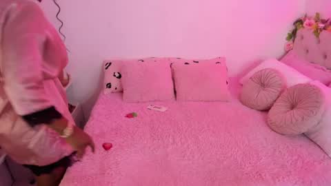 Snapshot of brunettklaryss chatting on 03/30/26, 06:58 Brenda online show from 03/30/26, 06:58