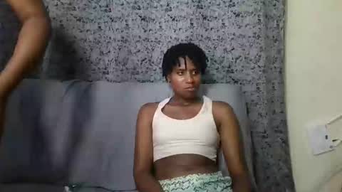 Snapshot of brunnette_blonde chatting on 03/09/26, 02:59 everyday online show from 03/09/26, 02:59