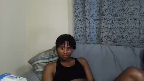 Snapshot of brunnette_blonde chatting on 03/13/26, 06:31 everyday online show from 03/13/26, 06:31