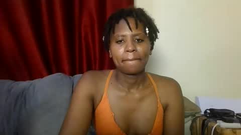 Snapshot of brunnette_blonde chatting on 03/28/26, 02:44 everyday online show from 03/28/26, 02:44