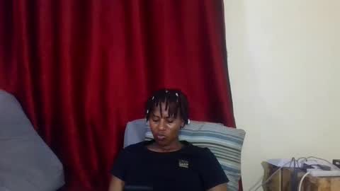 Snapshot of brunnette_blonde chatting on 04/09/26, 01:38 everyday online show from 04/09/26, 01:38