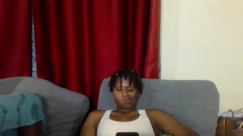 Snapshot of brunnette_blonde chatting on 04/11/26, 07:02 everyday online show from 04/11/26, 07:02