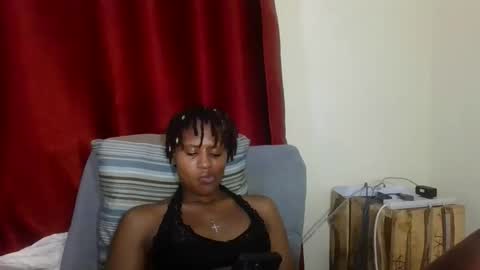 Snapshot of brunnette_blonde chatting on 04/12/26, 01:38 everyday online show from 04/12/26, 01:38