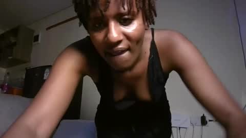 Snapshot of brunnette_blonde chatting on 04/17/26, 03:26 everyday online show from 04/17/26, 03:26