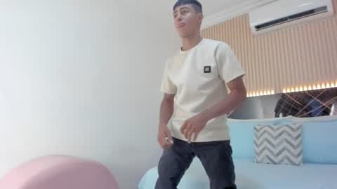 Snapshot of bruno_fox_ chatting on 06/20/26, 07:16 Bruno online show from 06/20/26, 07:16